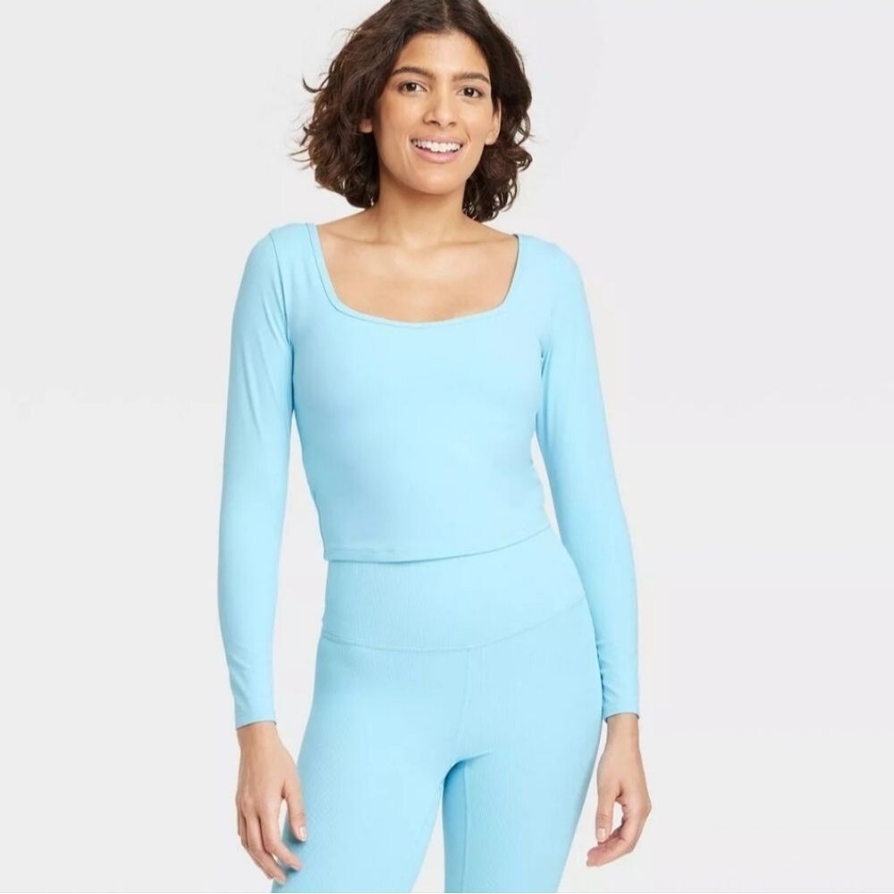 All In Motion Women's NWT Blue Everyday Soft Long Sleeve Crop Top Size 2XL - Picture 1 of 9
